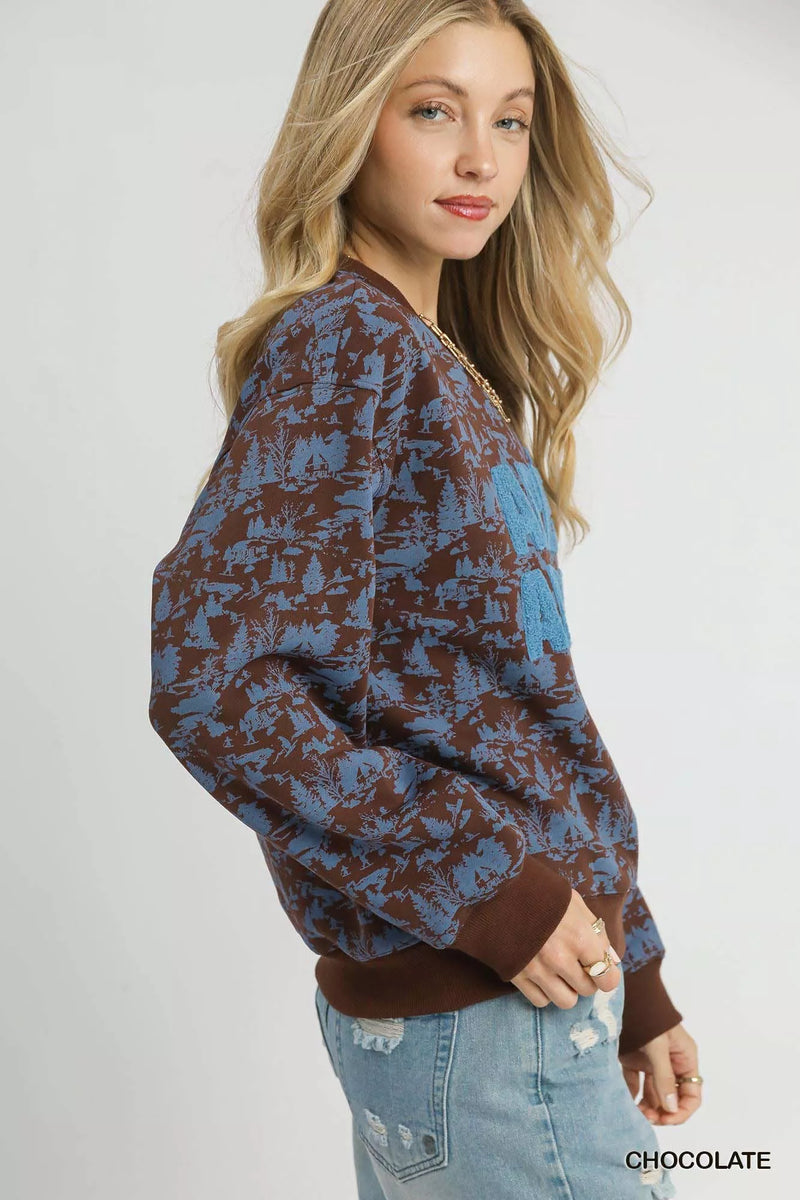 Après All Day Cropped Sweatshirt, Chocolate-The Après All Day print cropped sweatshirt is a trendy and cozy piece for your casual outfits or fun top for a winter ski weekend. 