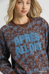 Après All Day Cropped Sweatshirt, Chocolate-The Après All Day print cropped sweatshirt is a trendy and cozy piece for your casual outfits or fun top for a winter ski weekend. 