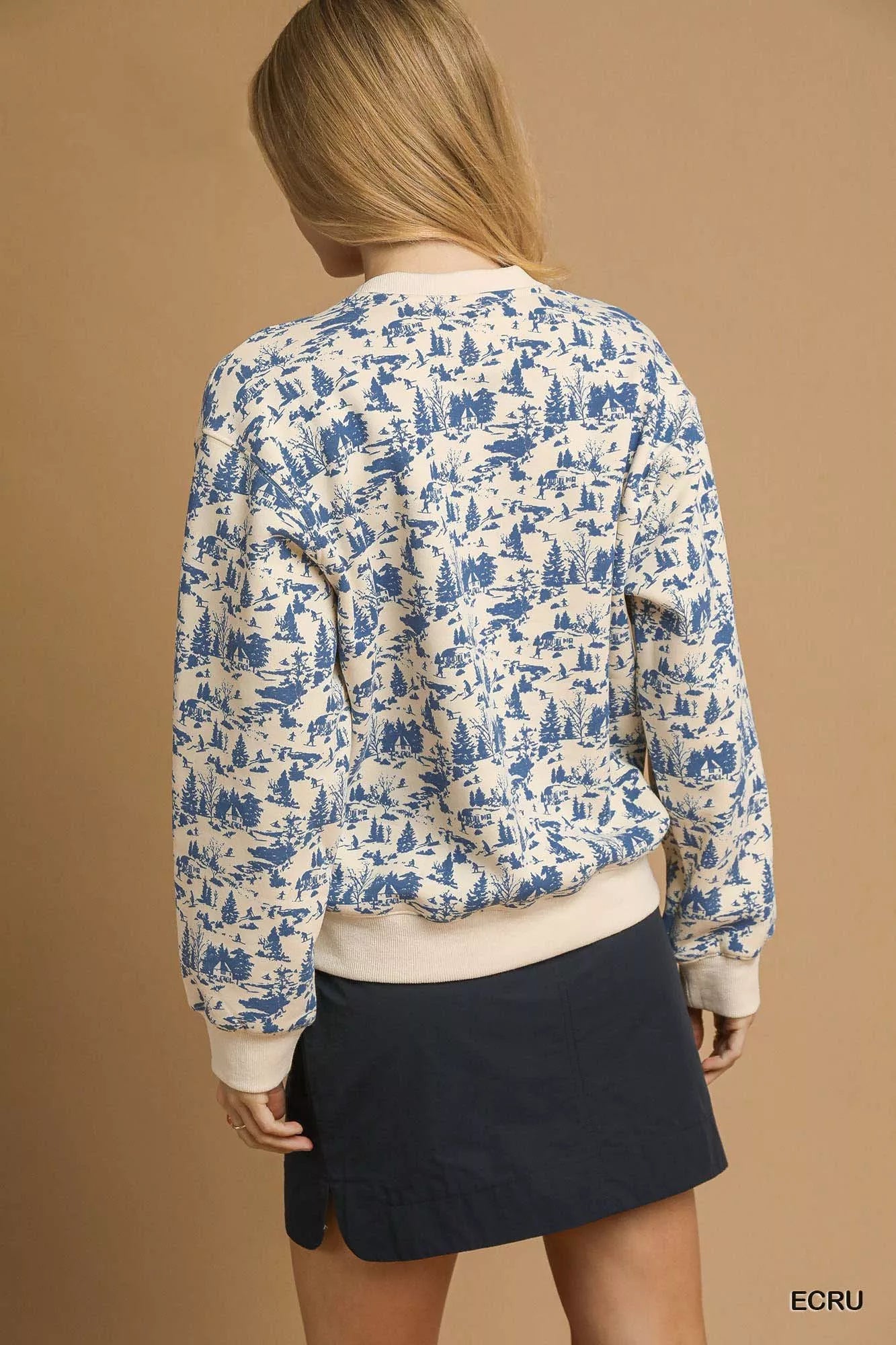 Après All Day Cropped Sweatshirt, Ecru & Blue-Après All Day Cropped Sweatshirt in Ecru & Blue, Après All Day cropped sweatshirt is a trendy and cozy piece for a casual look or a weekend on the slopes.