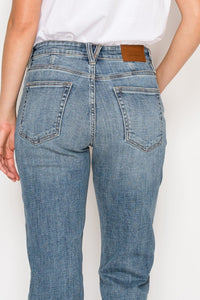 AT2102BFM - MID RISE MODERN BOYFRIEND JEANS