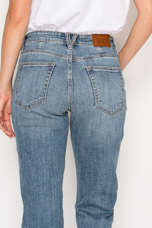 AT2102BFM - MID RISE MODERN BOYFRIEND JEANS