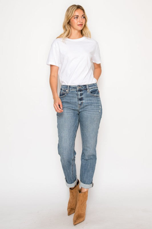 AT2102BFM - MID RISE MODERN BOYFRIEND JEANS
