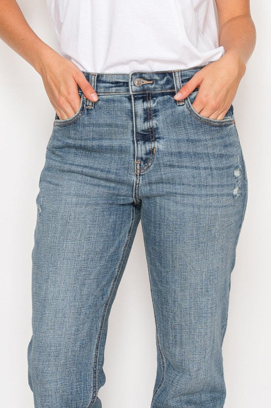 AT2102BFM - MID RISE MODERN BOYFRIEND JEANS