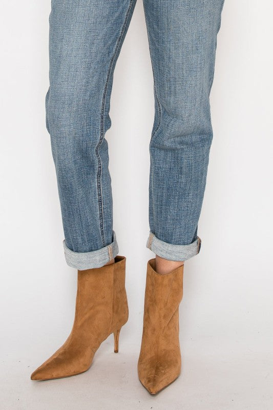 AT2102BFM - MID RISE MODERN BOYFRIEND JEANS