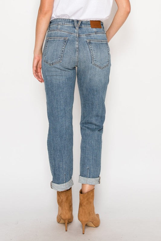 AT2102BFM - MID RISE MODERN BOYFRIEND JEANS