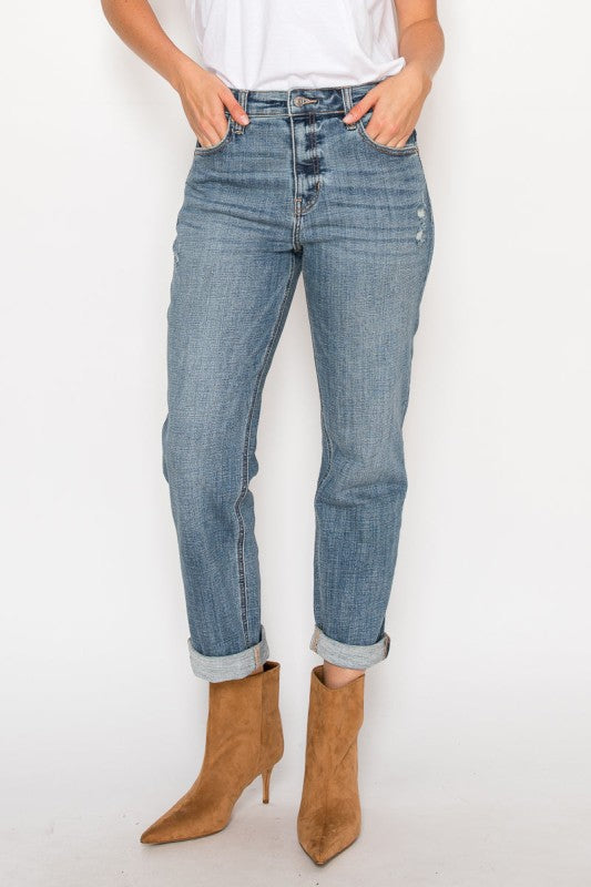 AT2102BFM - MID RISE MODERN BOYFRIEND JEANS