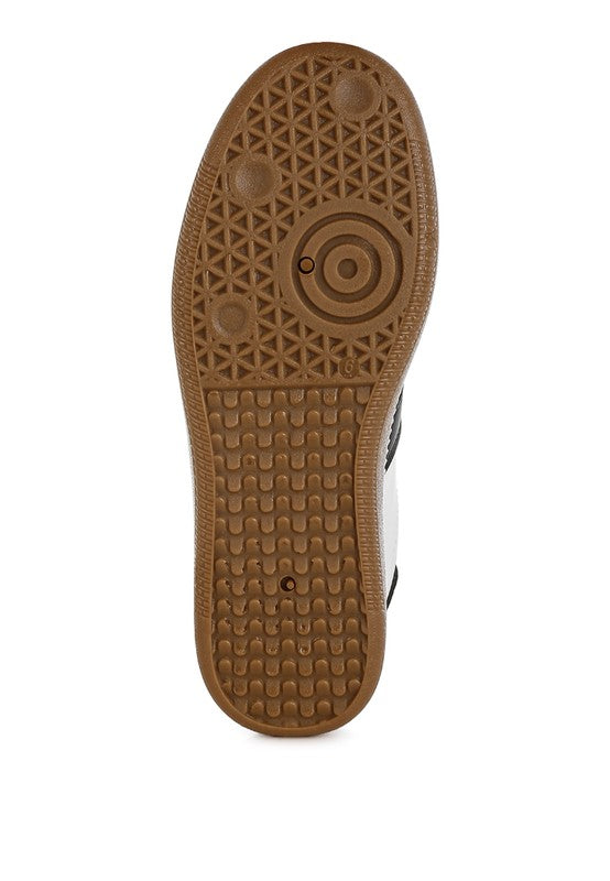 Crossover Classic Lace-Up Sneaker-Reef Love