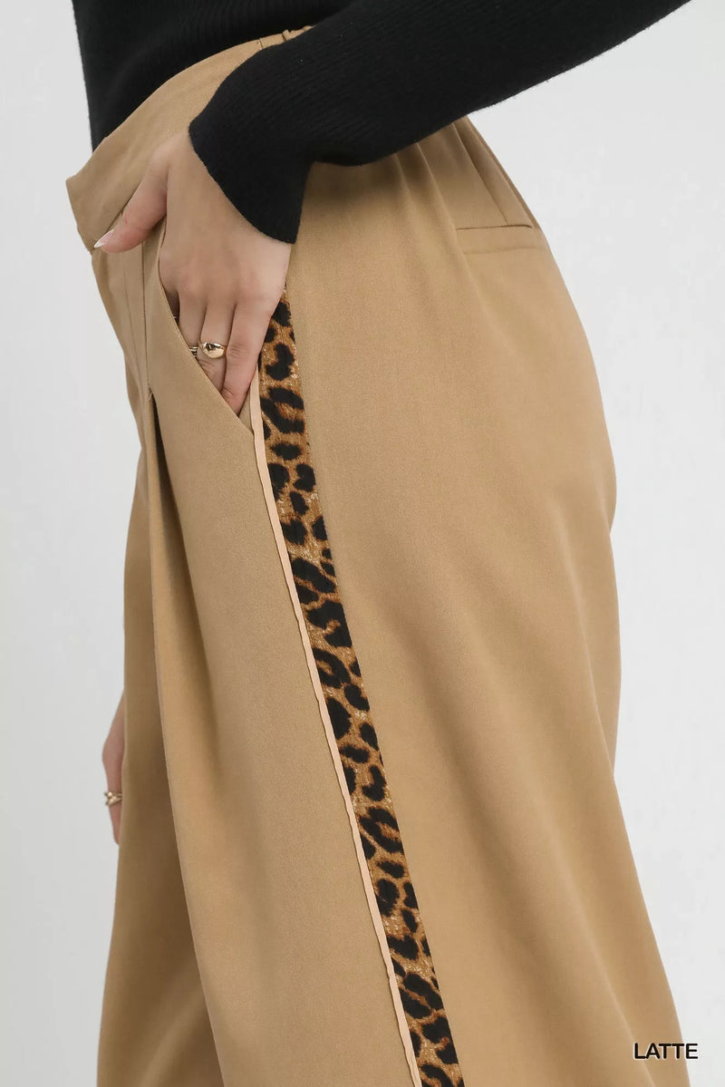 Front Pleated Wide-Leg Pants with Leopard Trim