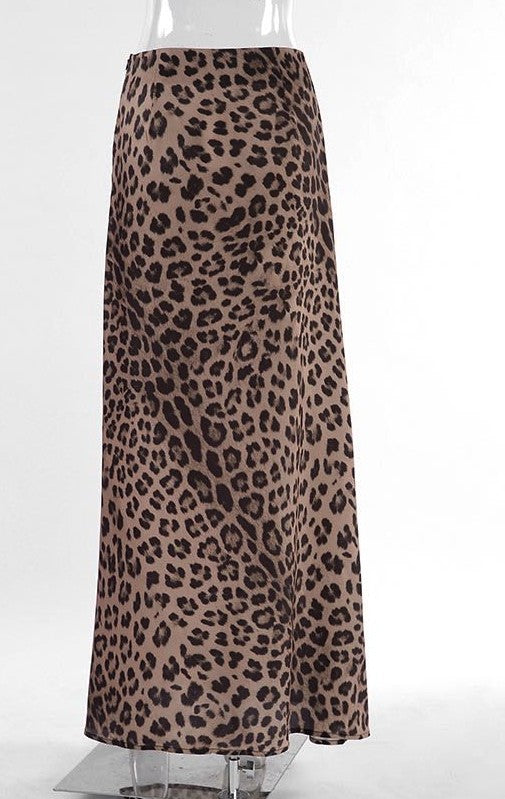 Leopard Print Maxi Skirt-Leopard print maxi skirt with high waist and A-line silhouette. Flowy, chic boho style perfect for casual wear, vacation outfits, or evening looks.