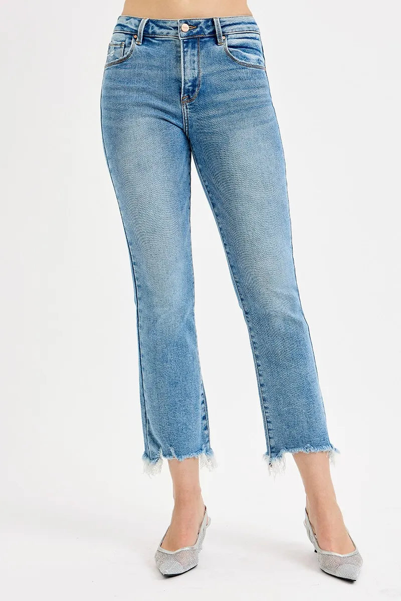 Cropped straight jeans offer a flattering mid-rise waist, stretch denim for all-day comfort with light vintage wash.