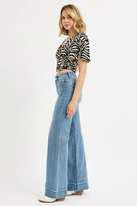 High Rise Wide Flare Patch Pocket Jeans – Retro-Inspired Style with a Modern Fit